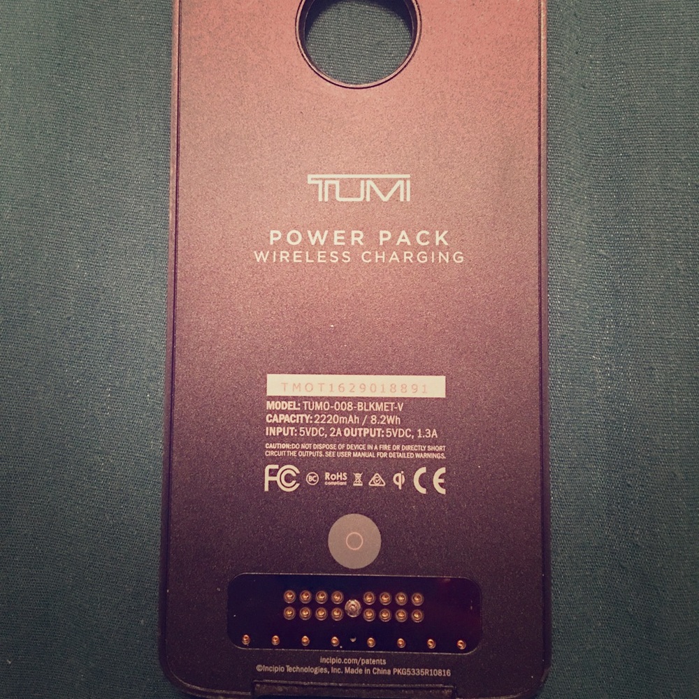 TUMI Wireless Charging Power Pack Moto Mod